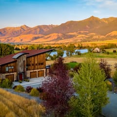 Yellowstone Beach Club · VIP living on Yellowstone - private beach &  hot tub