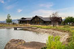 Luxury Oasis Near Yellowstone, Spacious 4-Bedroom Home, pond, Guest House - Image 4