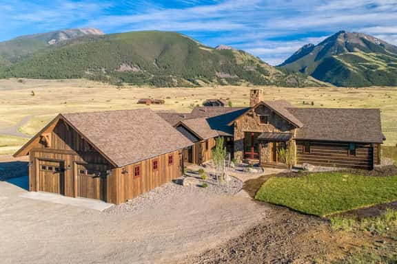 Emigrant Peak Lodge ·Privacy, Firepit, near Chico and Yellowstone Park - Image 1