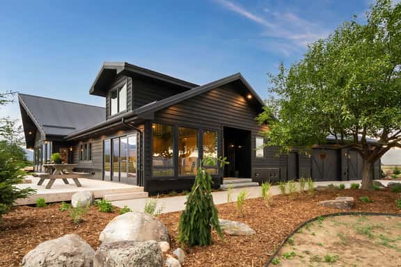 Luxury Oasis Near Yellowstone, Spacious 4-Bedroom Home, pond, Guest House - Image 1