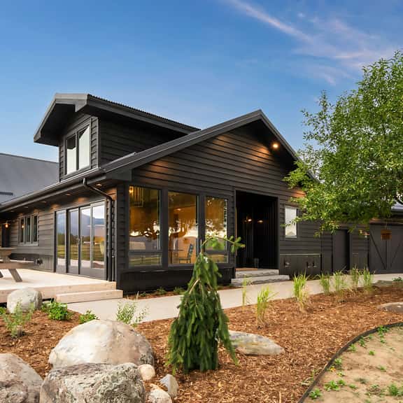 Luxury Oasis Near Yellowstone, Spacious 4-Bedroom Home, pond, Guest House - Image 1