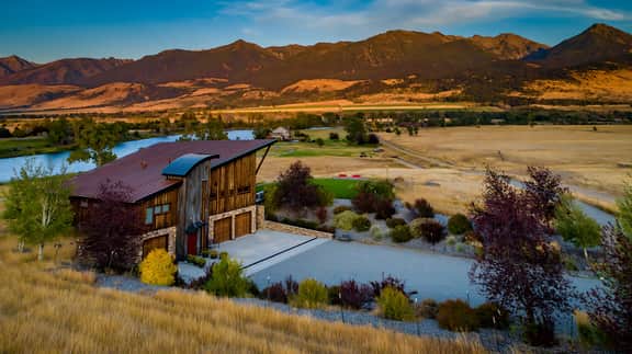 Yellowstone Beach Club · VIP living on Yellowstone - private beach &  hot tub - Image 4