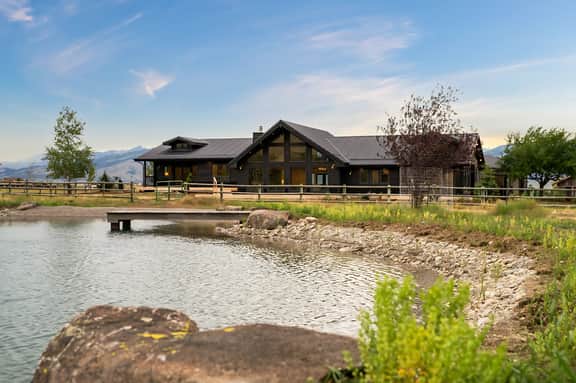 Luxury Oasis Near Yellowstone, Spacious 4-Bedroom Home, pond, Guest House - Image 4